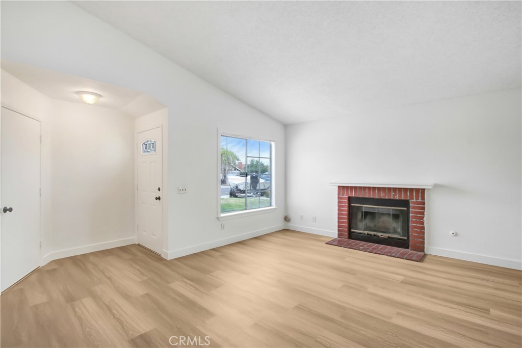 MLS #PW25077309 image #5