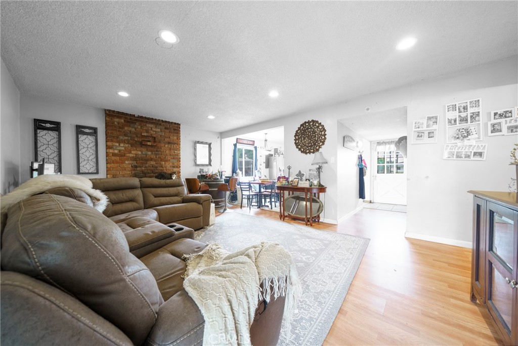 MLS #PW25095927 image #4