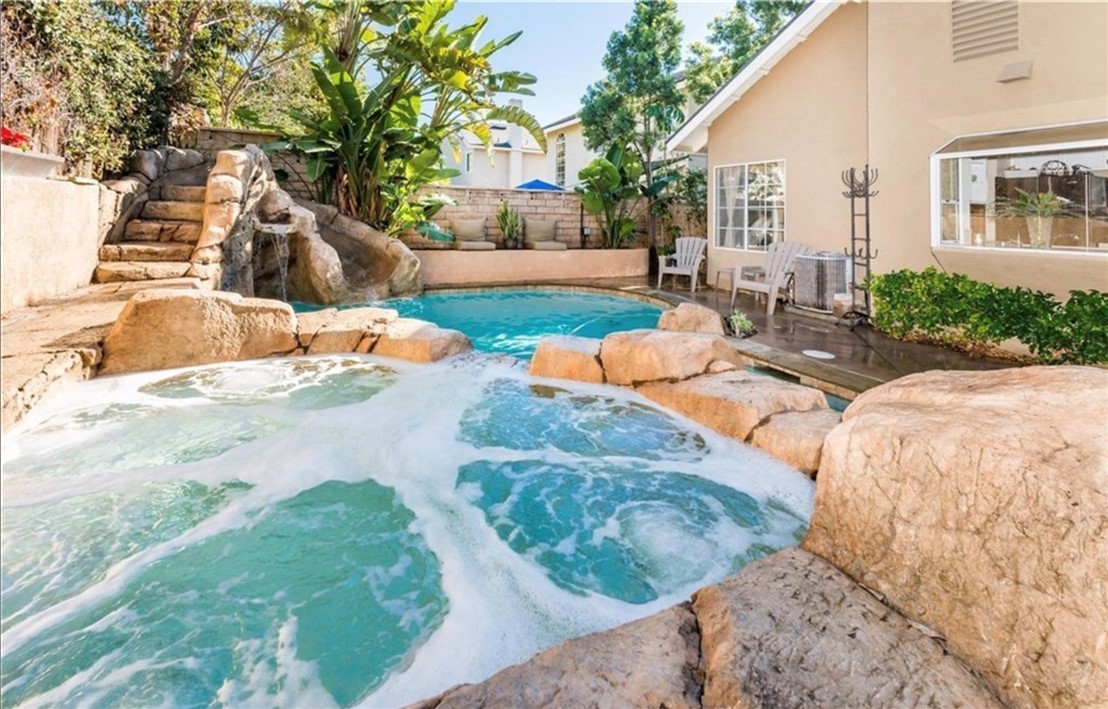 MLS #PW25104386 image #1