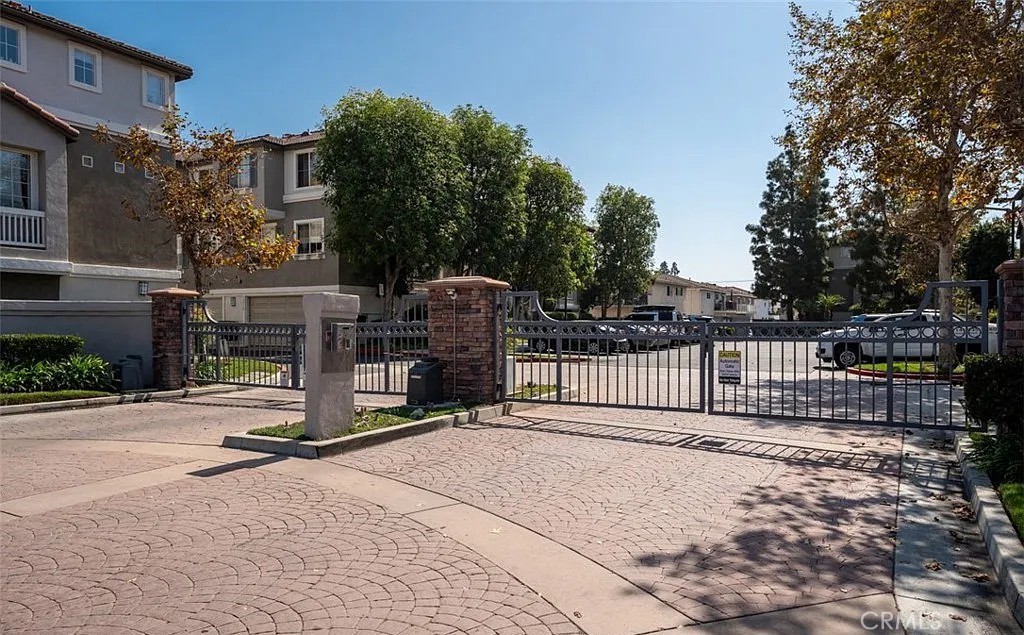 MLS #PW25124741 image #1