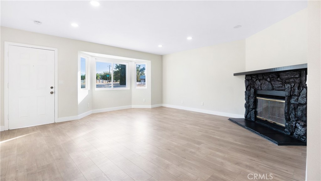 MLS #PW25160591 image #1