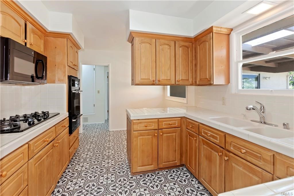 MLS #PW25167710 image #4