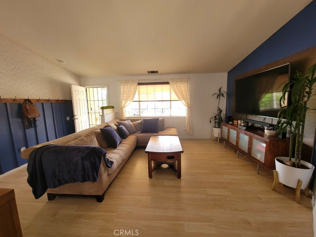 MLS #PW25186877 image #1