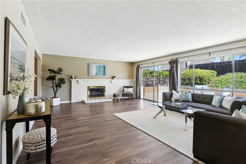 MLS #PW25189456 image #1