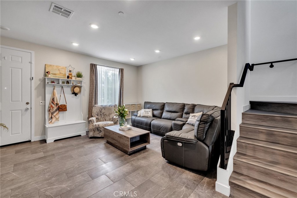 MLS #PW25198664 image #5