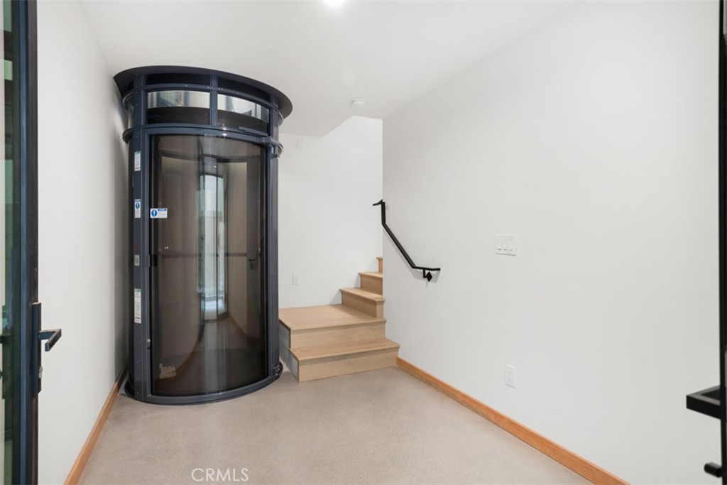 MLS #PW25199478 image #1