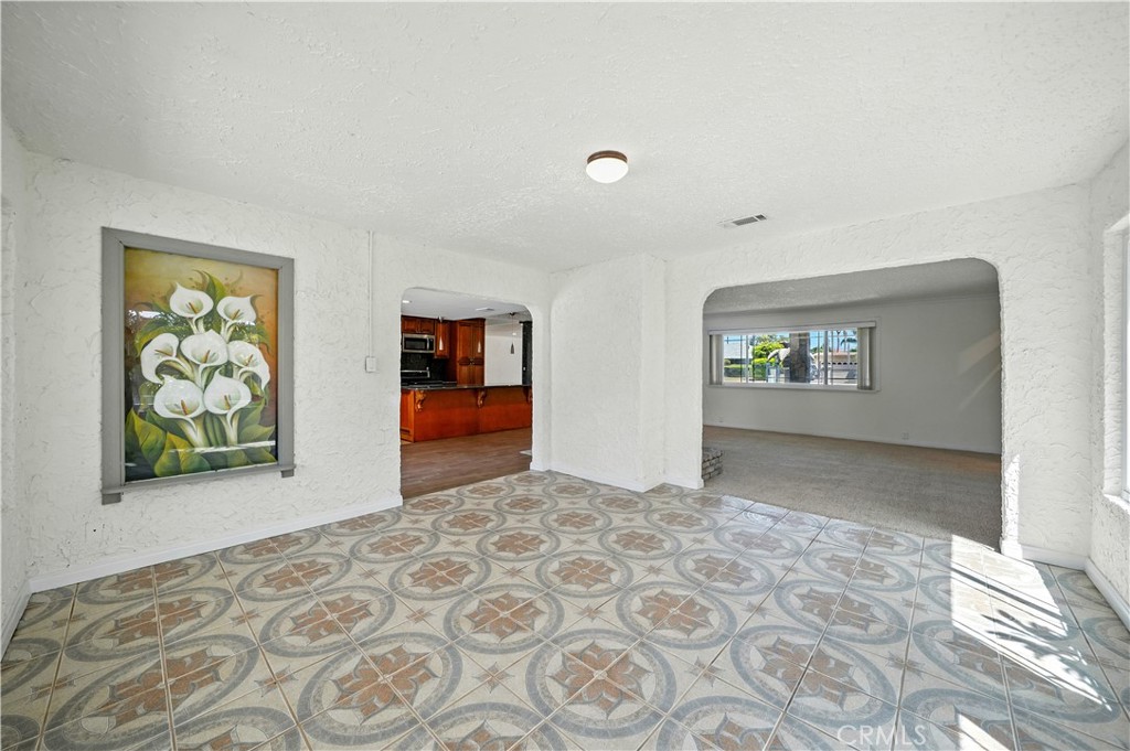 MLS #PW25199588 image #25