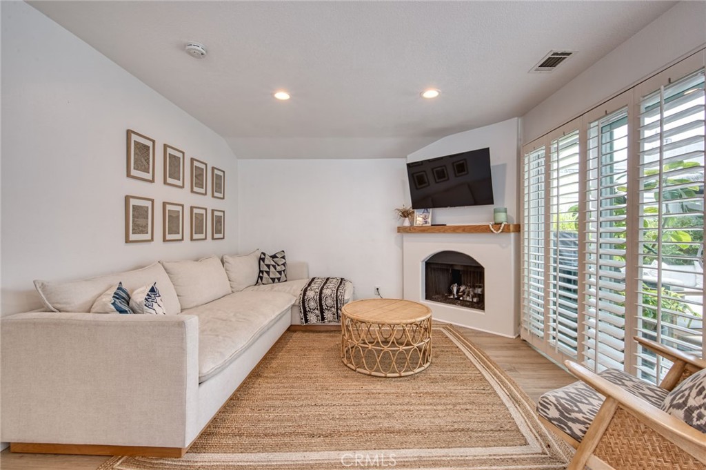 MLS #PW25214020 image #3