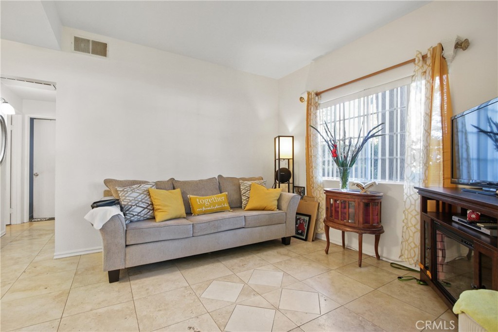 MLS #PW25214785 image #2