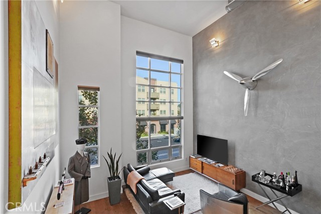 MLS #PW25219043 image #0