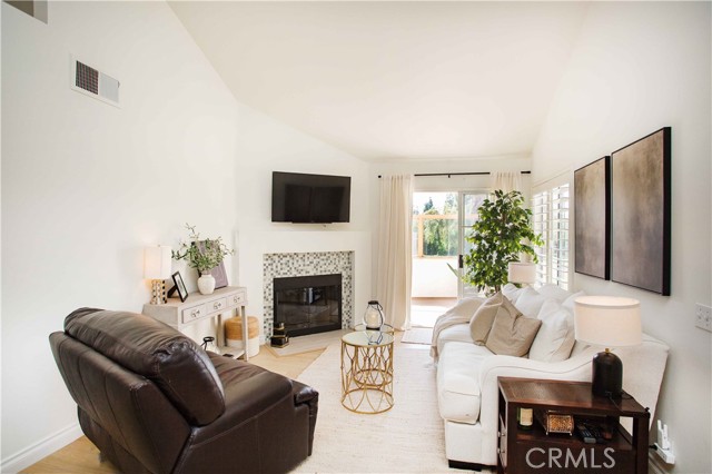 MLS #PW25220429 image #4