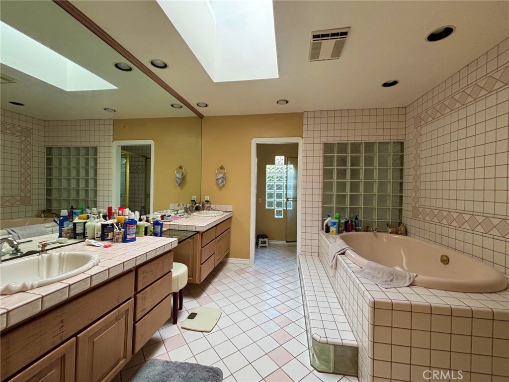 MLS #PW25225892 image #17