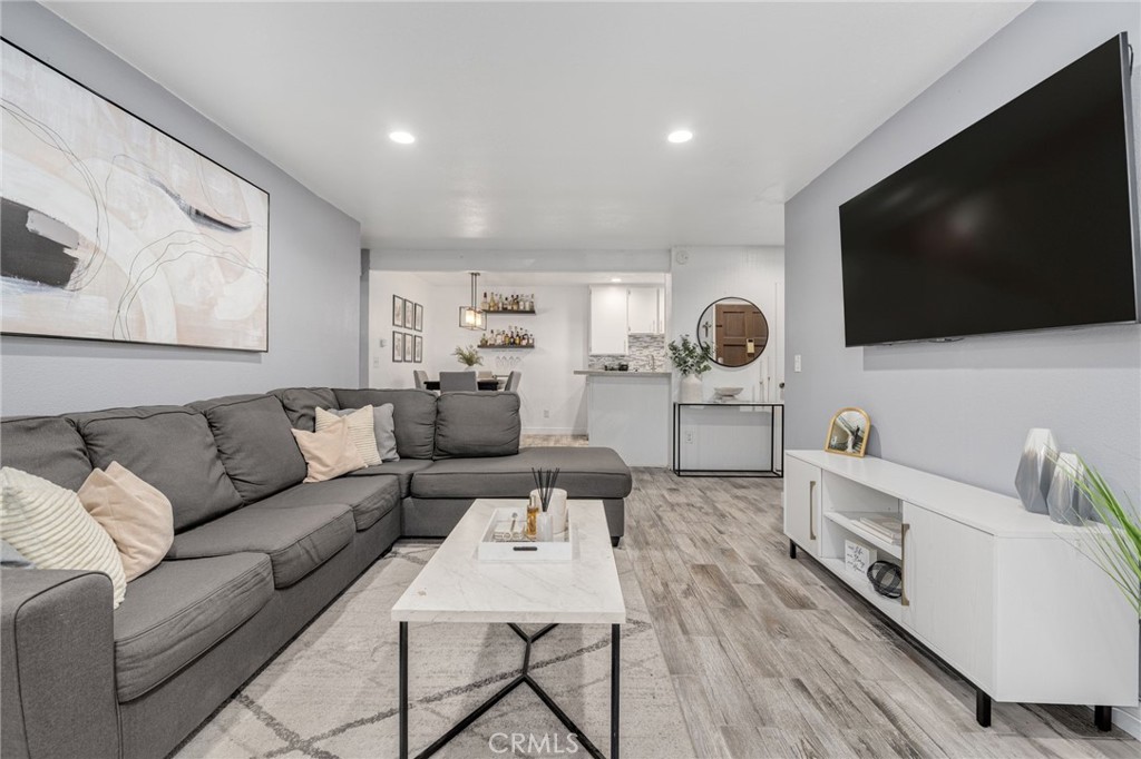 MLS #PW25228025 image #1