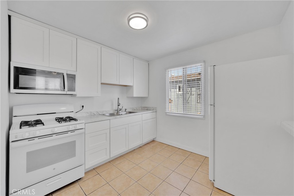 MLS #PW25232215 image #2