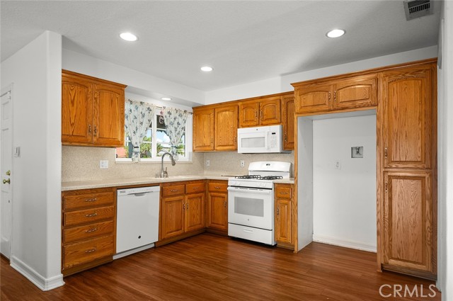 MLS #PW25232220 image #2