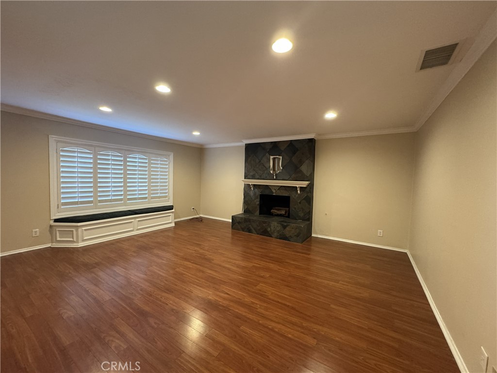 MLS #PW25232306 image #1