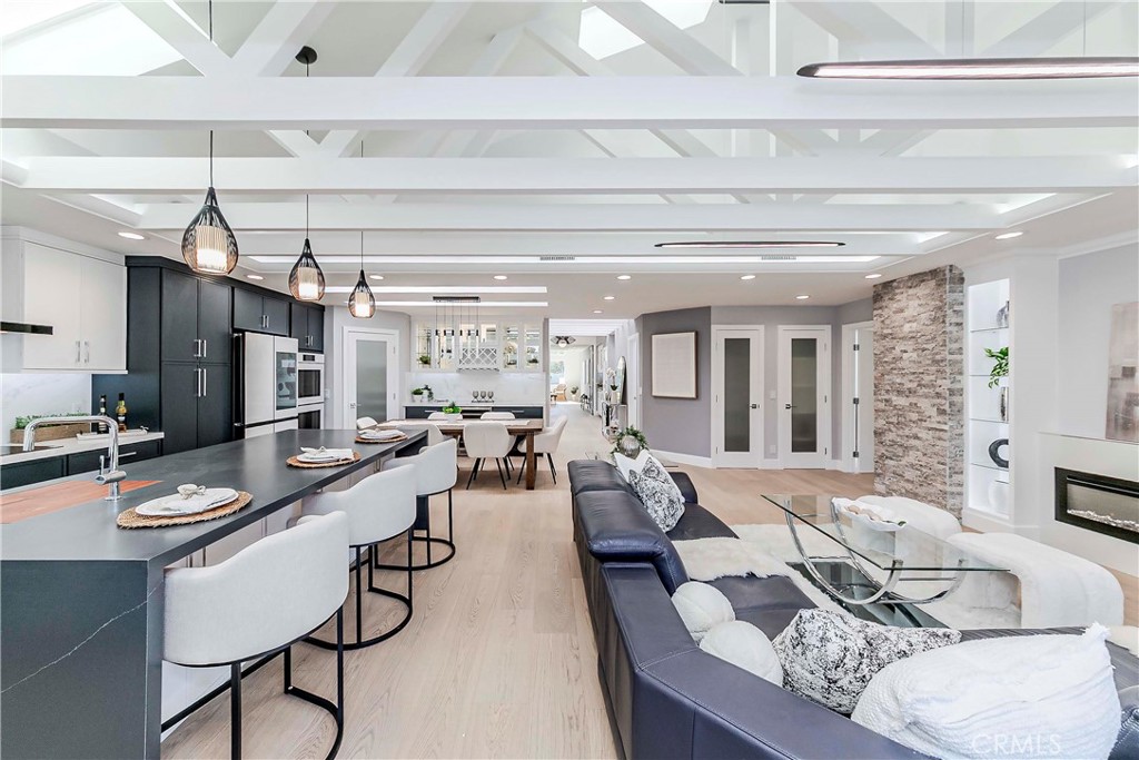 MLS #PW25238246 image #1