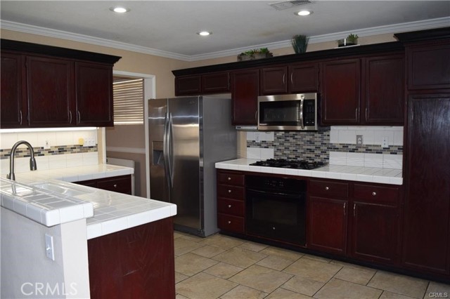 MLS #PW25238320 image #2