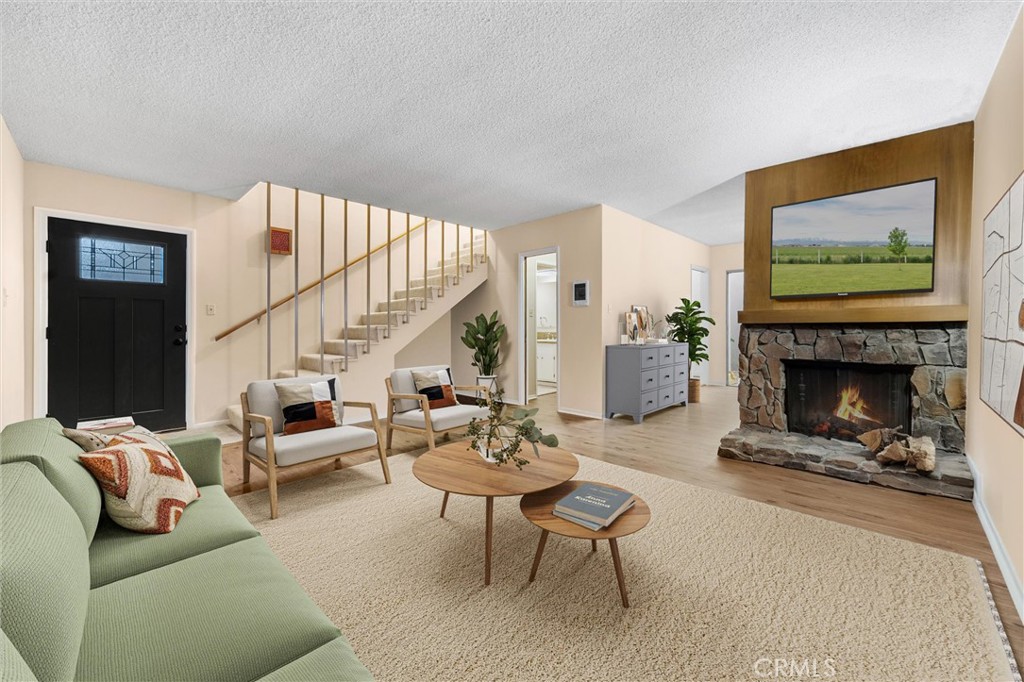 MLS #PW25240903 image #0