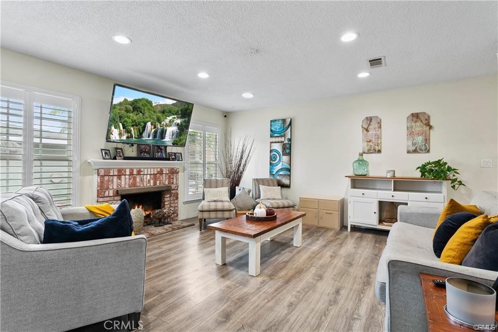 MLS #PW25242046 image #2