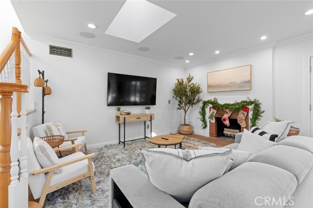 MLS #PW25250516 image #1