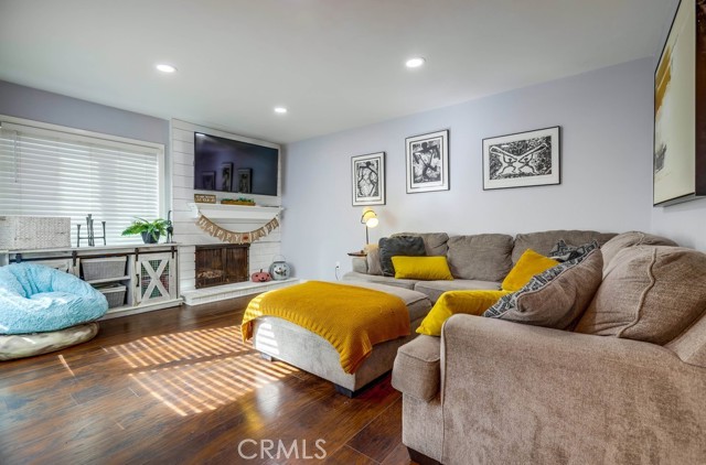 MLS #PW25250592 image #2