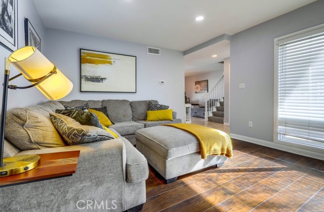 MLS #PW25250592 image #4