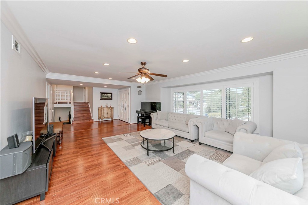 MLS #PW25251297 image #2