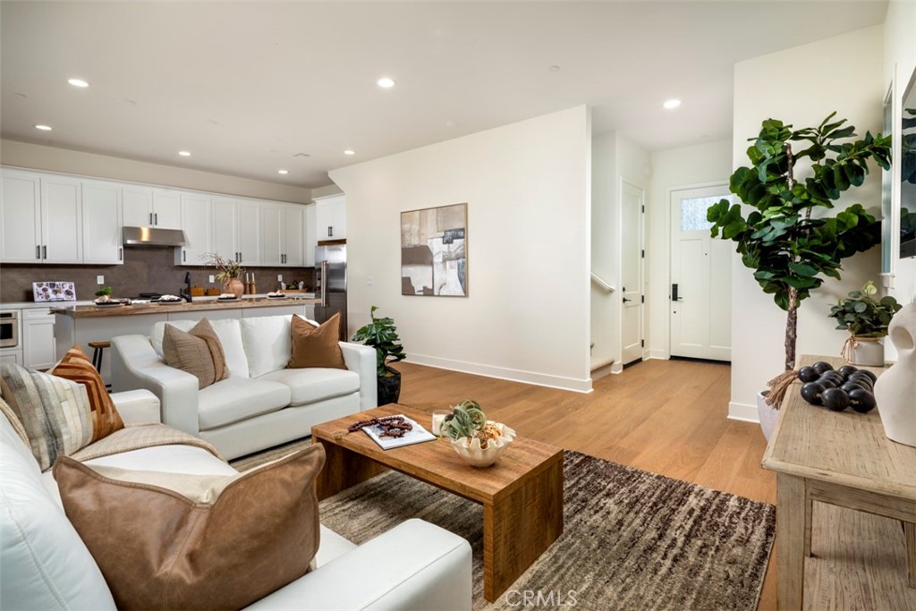 MLS #PW25251736 image #2