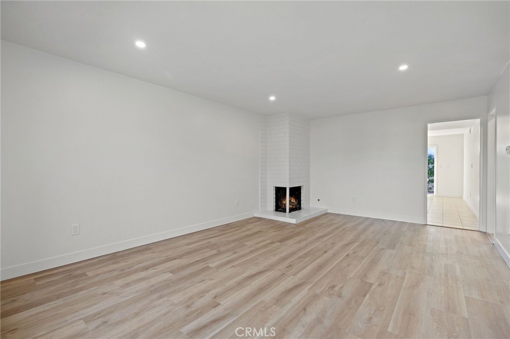 MLS #PW25251778 image #2