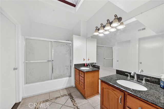 MLS #OC25248807 image #21