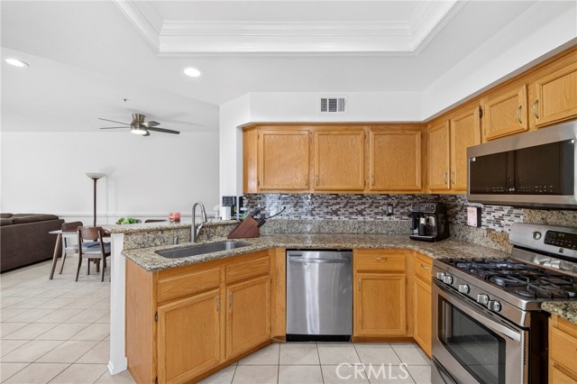 MLS #OC25248807 image #9