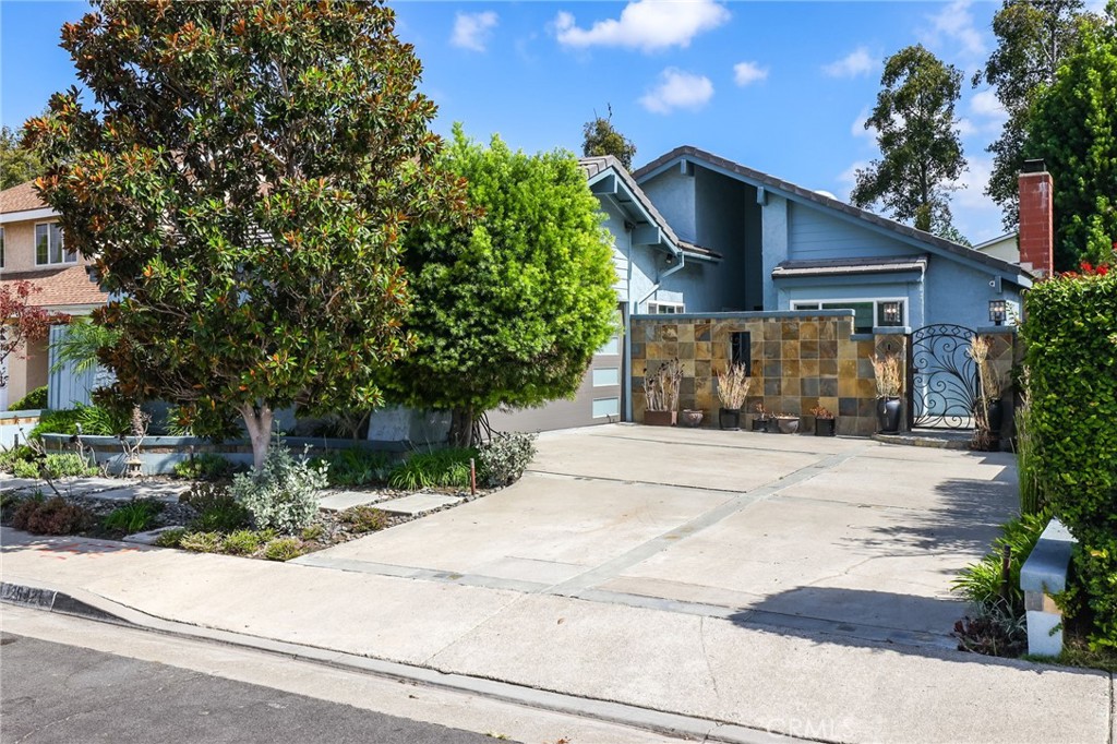 MLS #PW25254958 image #0