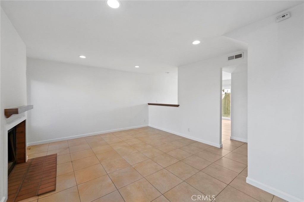 MLS #PW25255701 image #3