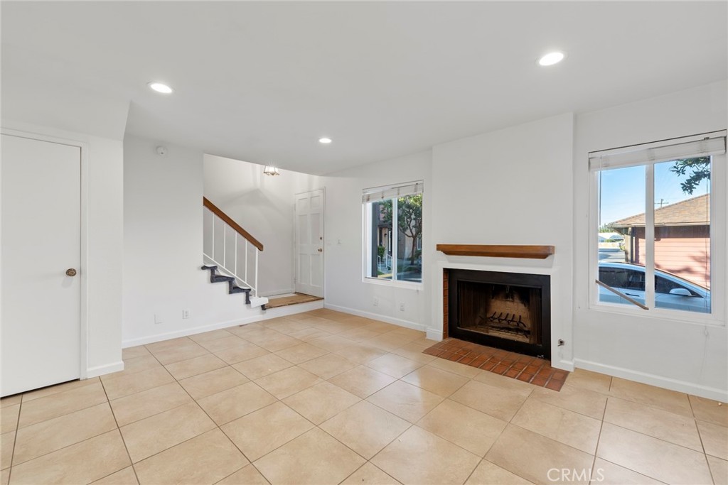 MLS #PW25255701 image #4