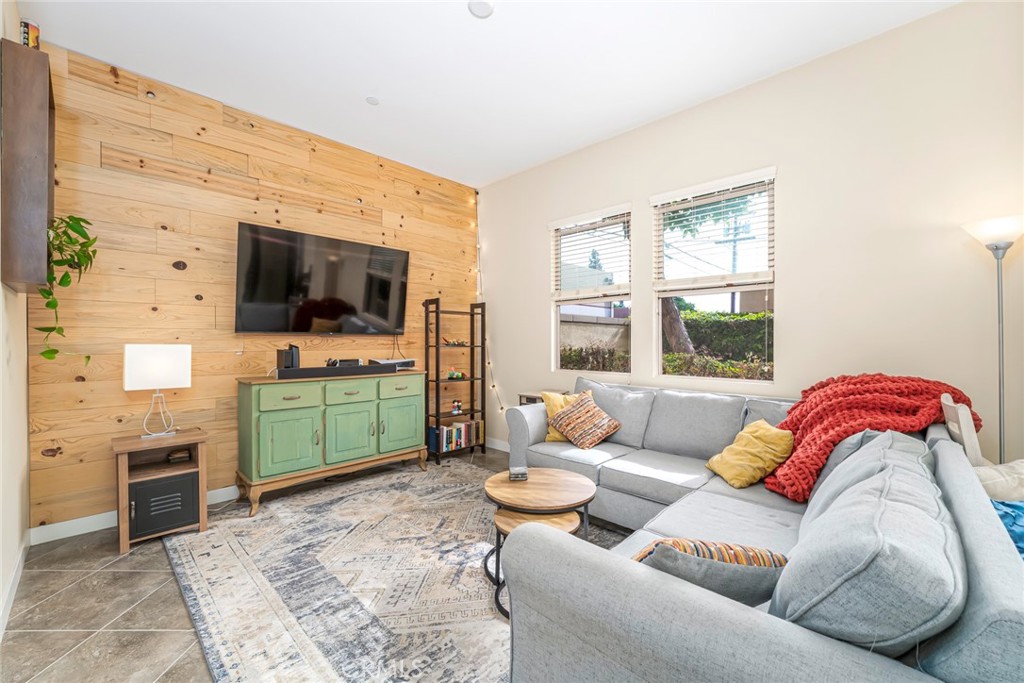 MLS #PW25259021 image #2