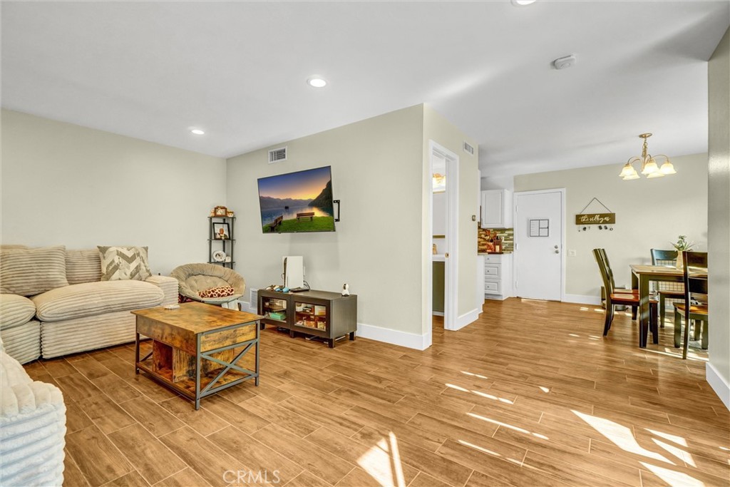 MLS #PW25260190 image #2