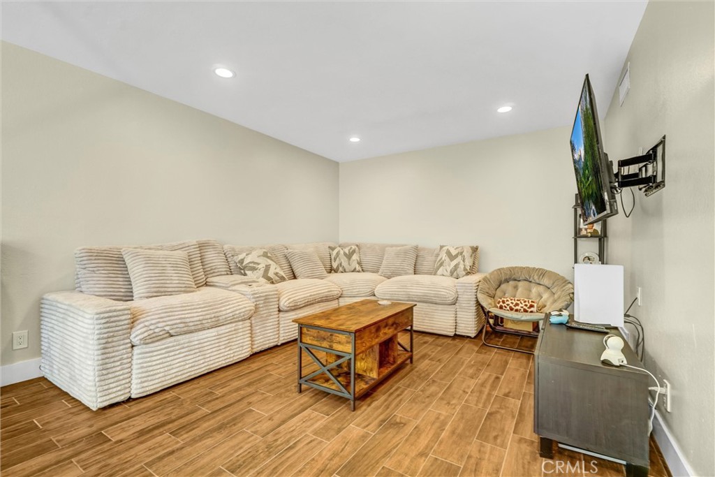 MLS #PW25260190 image #3