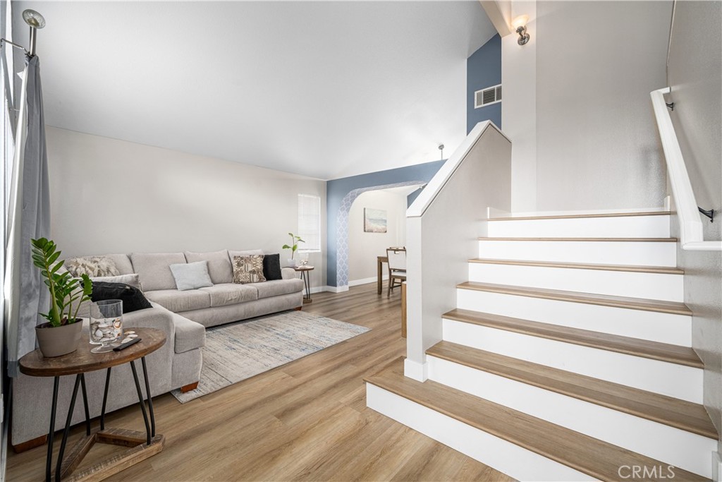 MLS #PW25260397 image #1