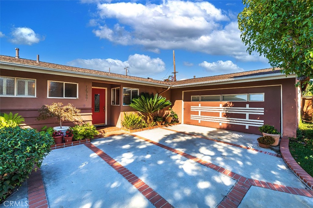 MLS #PW25260975 image #1