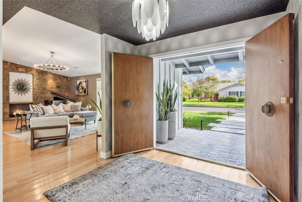 MLS #PW25262235 image #2