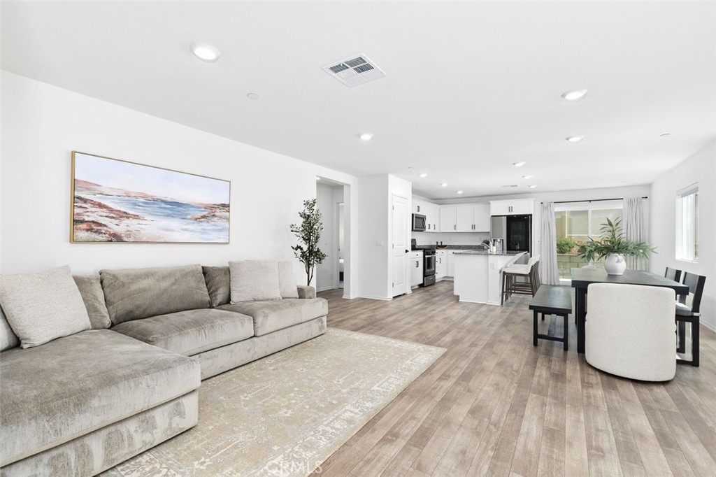 MLS #PW25263011 image #4