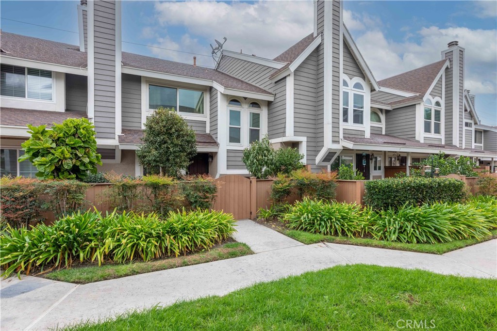 MLS #PW25264851 image #0