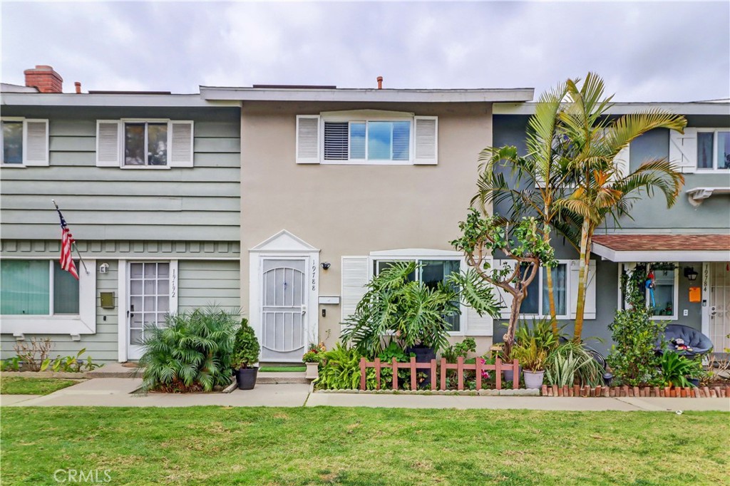 MLS #PW25265238 image #1