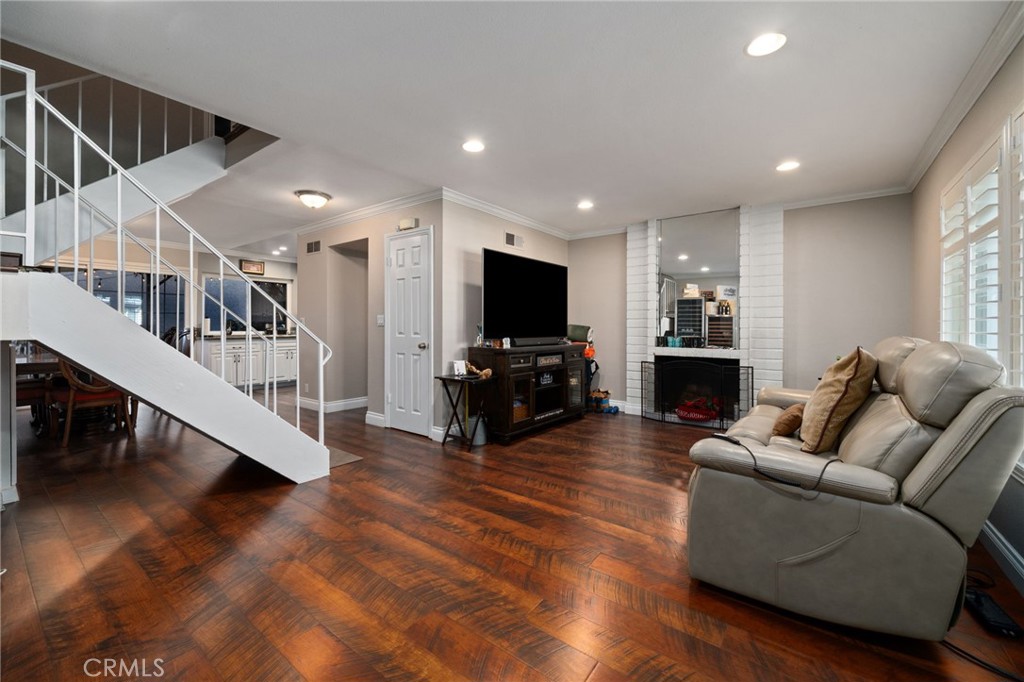 MLS #PW25266011 image #2