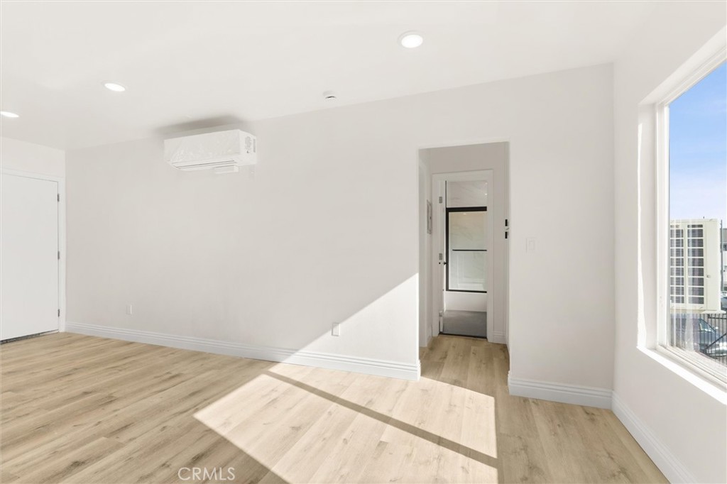 MLS #PW25266077 image #1