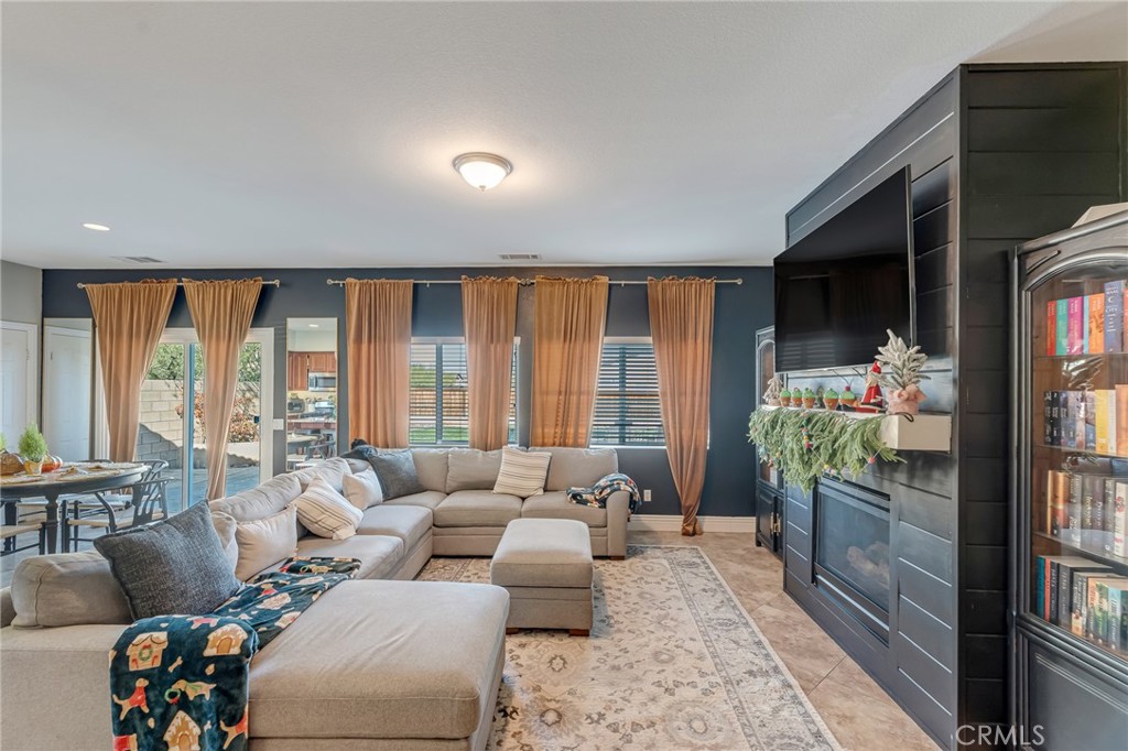 MLS #PW25267044 image #9