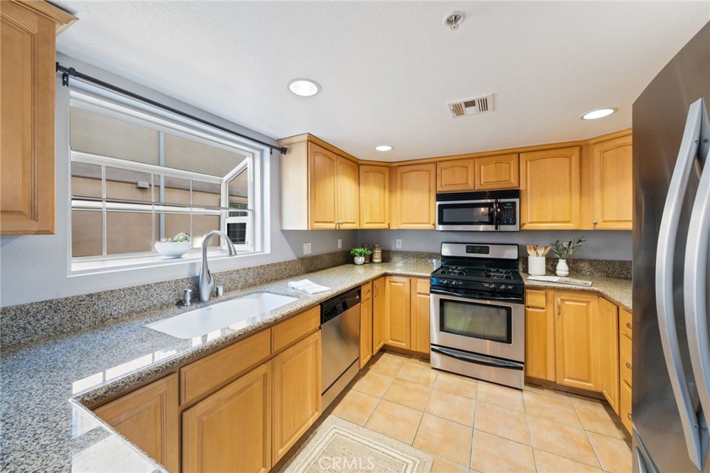 MLS #PW25268236 image #8