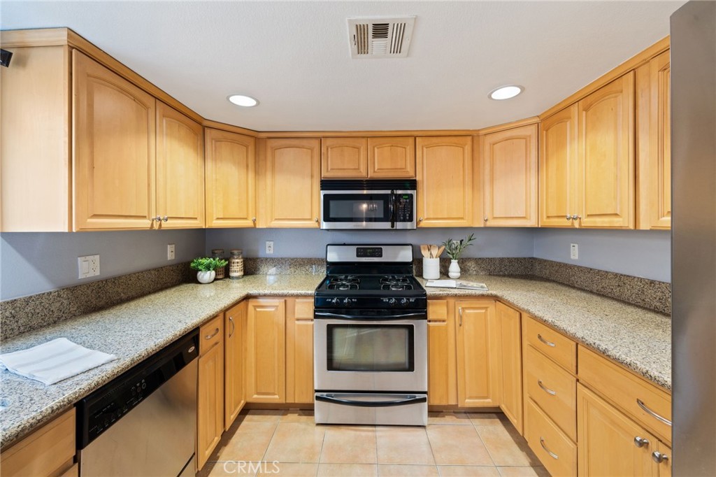 MLS #PW25268236 image #9