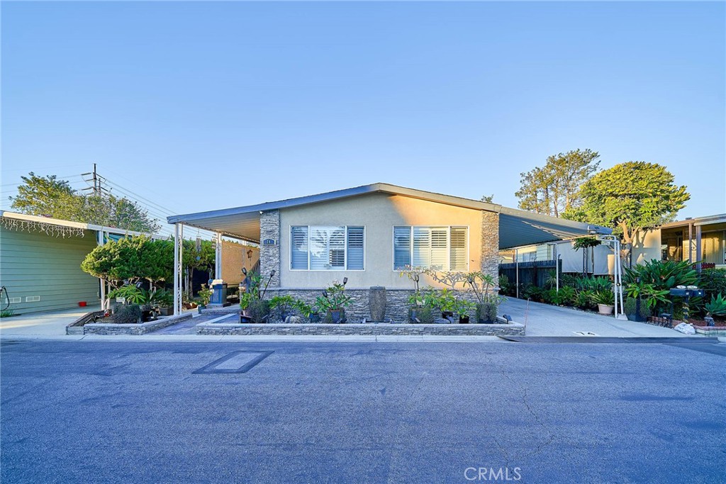 MLS #PW25270296 image #0